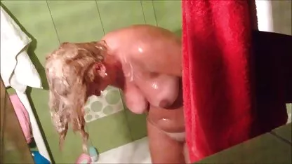 Dusche mit einem kostenfreie sexvideos riesigen Schwanz!