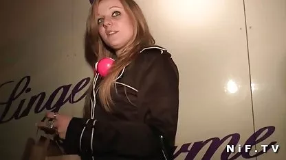 Lesben gehen wild mit einem deutsche pornofilme kostenfrei sex-Spielzeug auf dem Bett