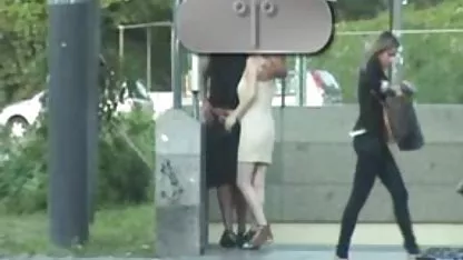 Pussy zu pornos kostenfrei ansehen spielen, während anschauen von porno